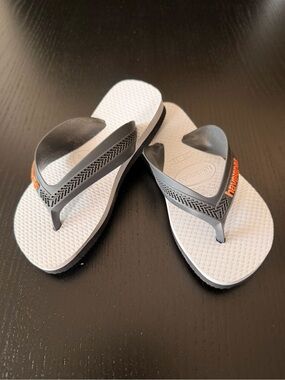 Kids Havaianas White Sandals with Black Straps and Orange Logo size 25-26